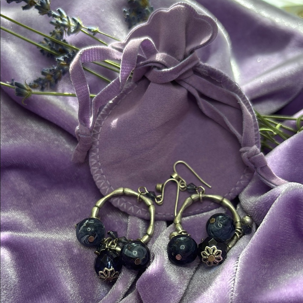 💜💜💜 3/$30 Blue stone earrings with silver tone; bamboo style accent.